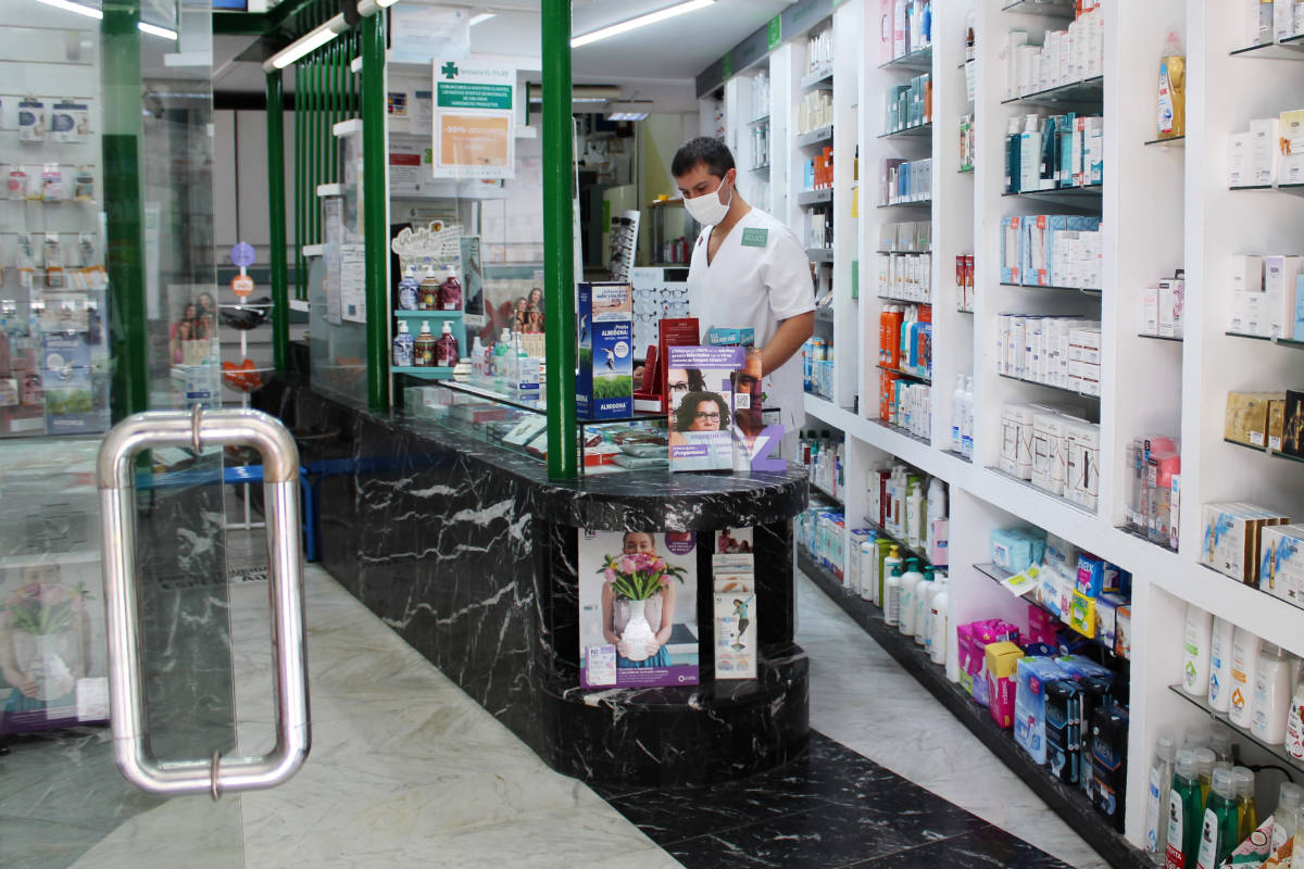 farmacia-el-pilar-fachada2022-07